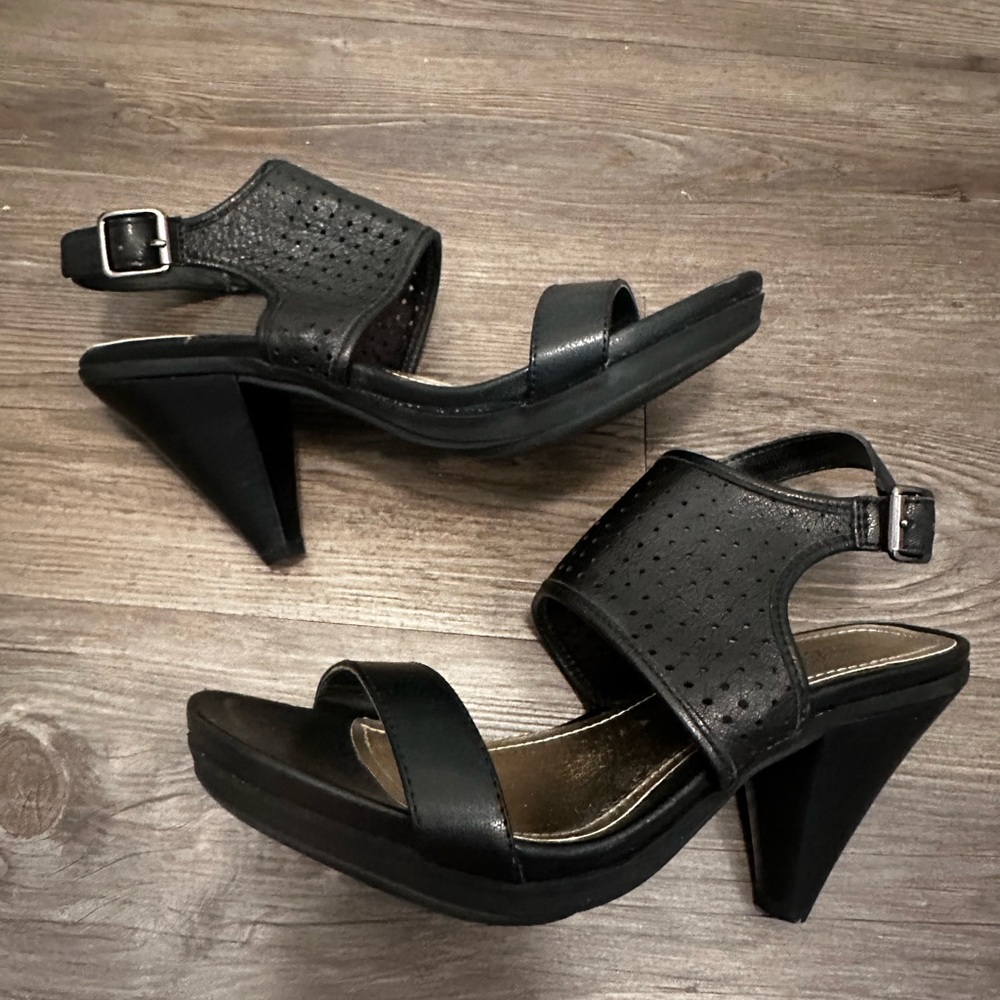 Black KENNETH COLE REACTION Ankle Strap Leather Women Shoes - Size 7.5 - Picture 1 of 14